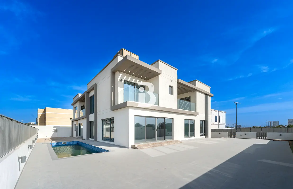 Custom 7 Bedroom | Rooftop | Skyline Views