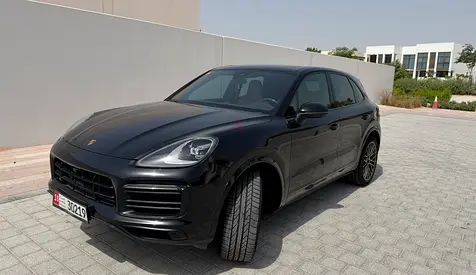 Porsche Cayenne Platinum Edition 2023 | GCC Specs | Low Mileage