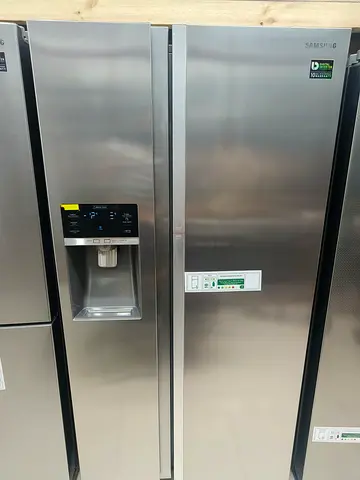 Samsung Family Size 3 Door Side-by-Side Refrigerator with Ice Maker - water dispenser