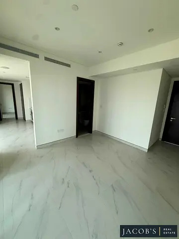 Vacant | 1 Bed | Skyline view |