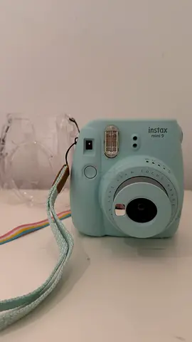 Fujifilm Instax Mini 9 Instant Camera - Mint (stopped working but you can fix outside) FREE GIFT