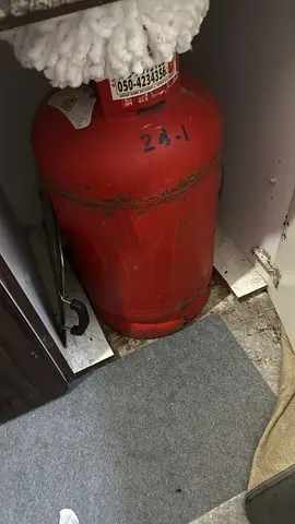 Used Red LPG Gas Cylinder - 24.1 and stove