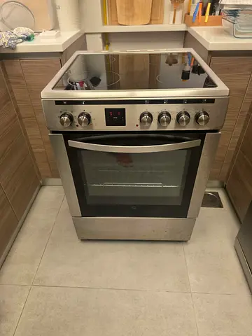 Hoover Digital Electric Cooker Ceramic 60cm latest model excellent condition