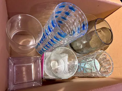 Free of donation-Assorted glass vases and candle holders - set of decorative pieces
