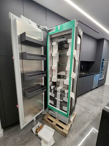 Gaggenau latest model RF471304 freezer Built-in push to open with WiFi model brand new stock Built-i