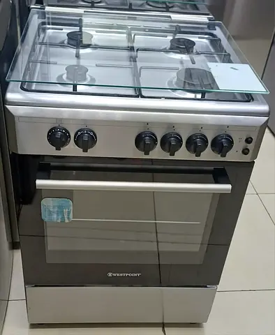 Westpoint freestanding gas cooker with oven - good condition
