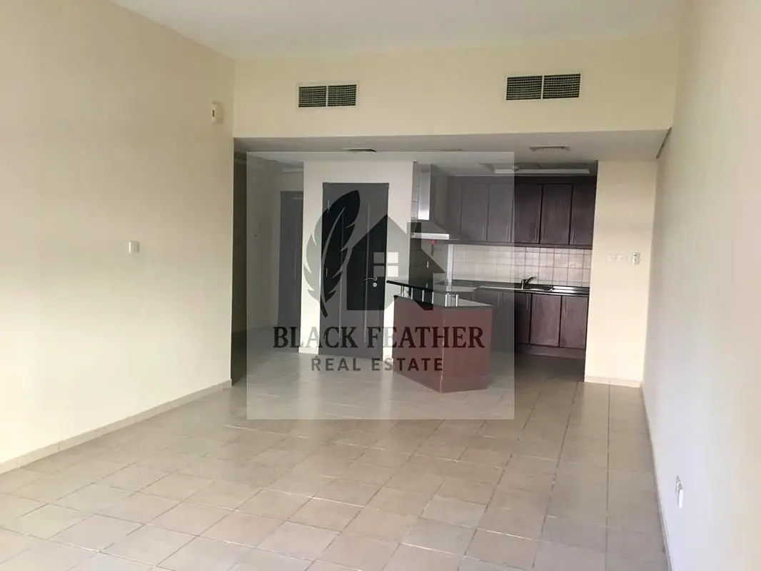 STREET 3 XXL 1 BEDROOM WITH BALCONY~MED~UTYPE @ 780K