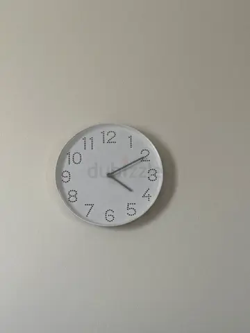Simple White Wall Clock — Minimal Design, Working Condition