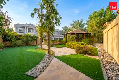 Luxury Upgraded Fully Furnished Huge Space