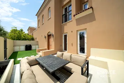 Exclusive | Close to Mall | Near Pool
