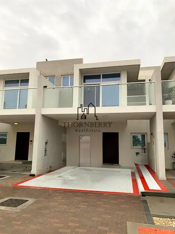 Upgraded 3-Bedroom Townhouse | Single Row | Fully Furnished
