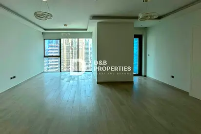 STUNNING LAKE VIEW | OP PRICE | SMART BUILDING