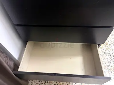Dark wood 2-drawer bedside/nightstand in good condition