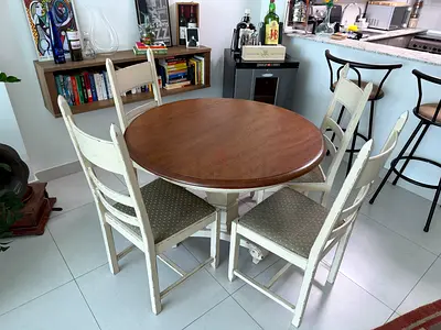 Round Wooden Dinning Table with 4 Chairs