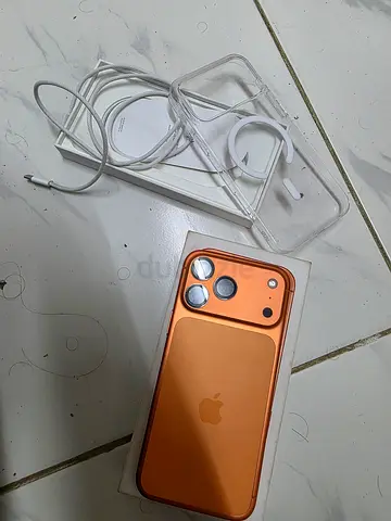 Iphone 17promax - Cosmic Orange