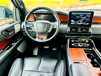 صورة 10 لـ 2019 Lincoln NAVIGATOR