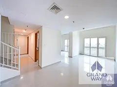 Triplex 4BR+Maid | SZR View | Villa-Style Living