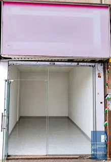 Affordable Shop in Bur Dubai, Surrounded by Residential Buildings
