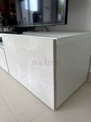 Modern low TV cabinet / media console in white with marble-look front 160x40