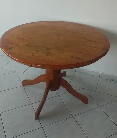 Solid Wood Round Dining Table  Classic Pedestal Base