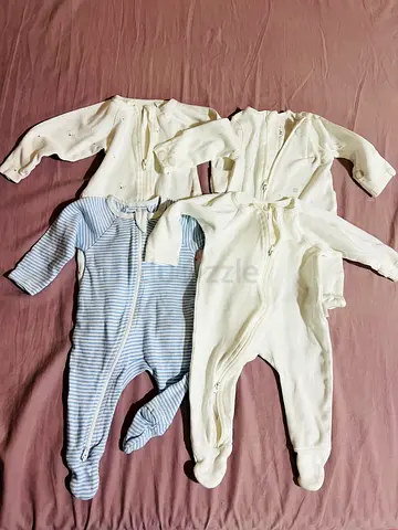 Lot of 4 baby sleepsuits/onesies - newborn/0-3 months, neutral colors