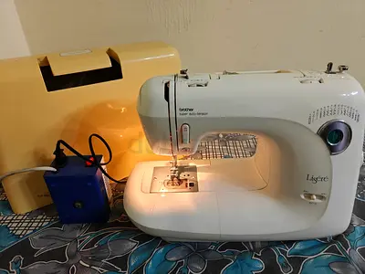 New Brother Liseré Sewing Machine with Case