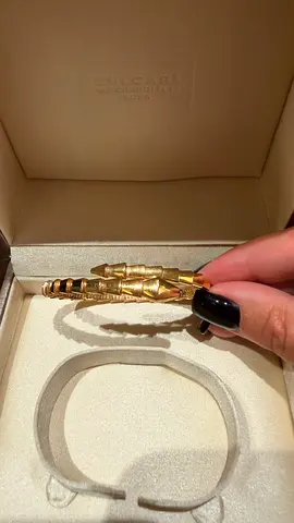 Bvlgari Serpenti Bracelet (with box and documents). 18 K Yellow Gold. S size
