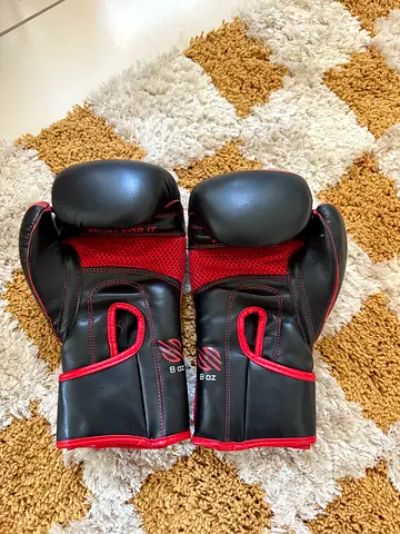 Boxing gloves