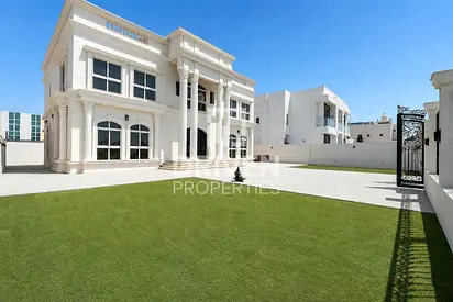 Elegant Villa Living | Private Gym and Cinema