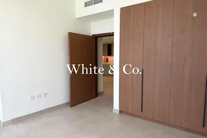 Mid Floor | Brand new | Genuine Resale