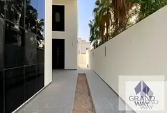 4BR Modern Villa I Private Elevator I 2 Kitchen