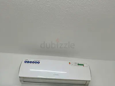 Split wall-mounted AC unit (indoor unit) in good condition
