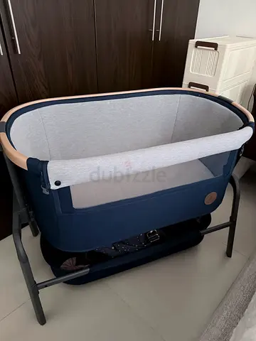 Maxi-Cosi Lora Essential Co-Sleeper Bassinet