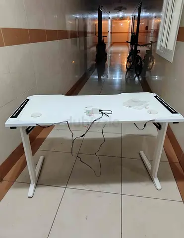 White Pc gaming table desk Brand New