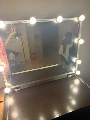 Vanity table