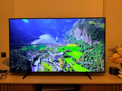 Samsung 55-inch Crystal UHD TV