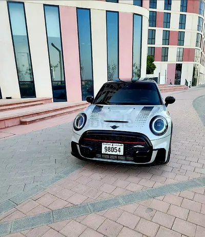 2022 MINI Cooper , Excellent conditions, upgraded Jcw kit .
