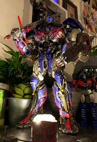 Optimus Prime TLK transformer action figure