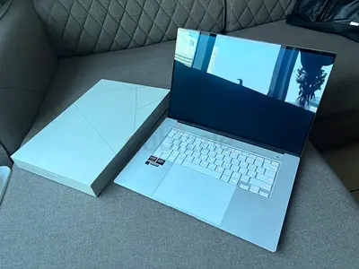 ASUS Zenbook S16 OLED - 32GB RAM - Excellent Condition