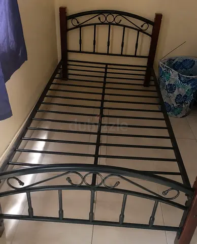 Steel frame bed 190x80 without mattress