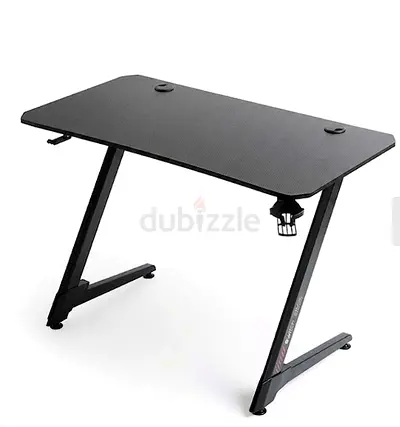 Black Z-shaped Gaming/Computer Desk - 39 inch carbon fiber surface maximizes gaming style
