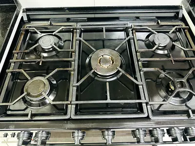 5-burner freestanding gas cooker with oven - excellent working condition