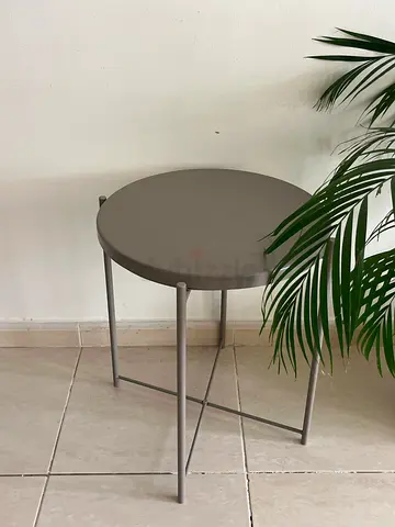 Small round metal side table / tray table - grey