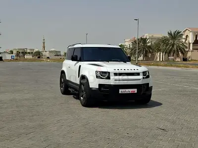 AED 3115/month | 2022 Land Rover Defender 90 HSE | GCC Specs | Ref#495484