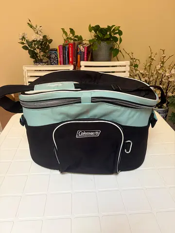Coleman Soft Cooler Bag – Medium Sized, Good Condition
