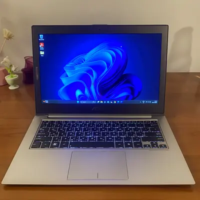 ASUS ZenBook Laptop - Ultra Slim!
