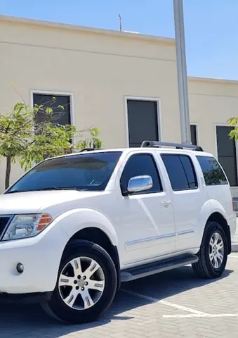 Nissan Pathfinder LE 2008 GCC Specs