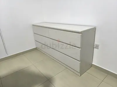 White 6-Drawer Low Dresser / Chest in Good Condition