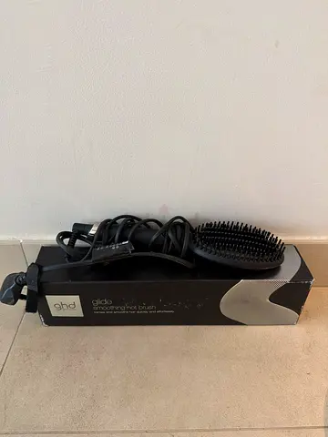 ghd Glide Heated Straightening Brush - Lightly Used