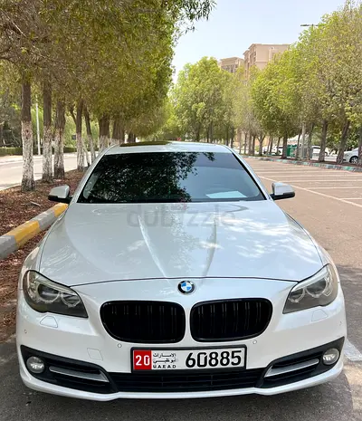 BMW 5-Series 520i 2015 | GCC Specs | Well Maintained